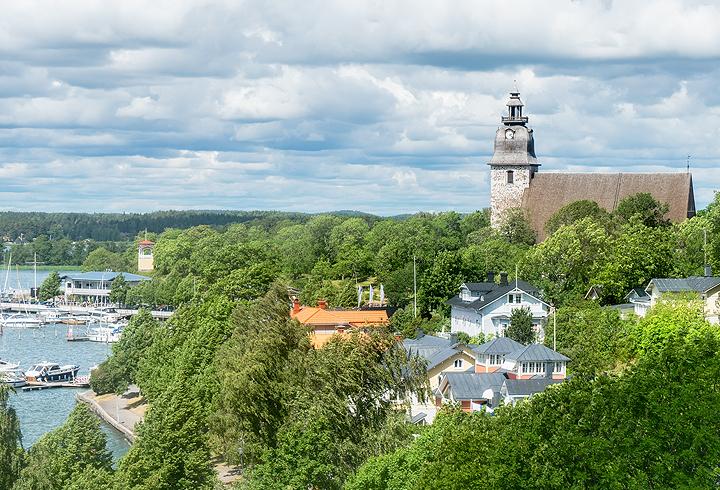 Päiväretki Naantaliin ja Kultarannan puutarhaan | Matkapojat